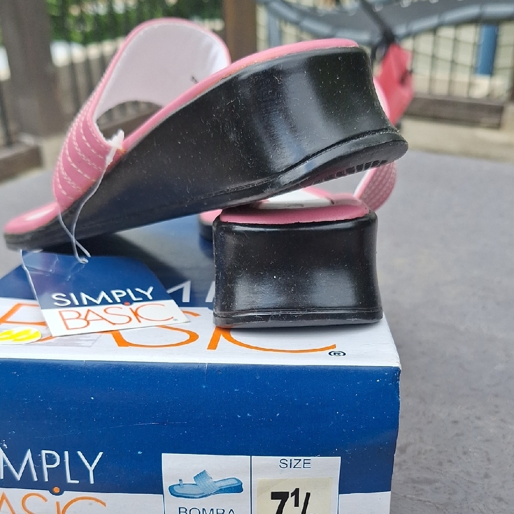 Pink Slide Sandals with Toe Loop and Ribbed Strap - Picture 7 of 9
